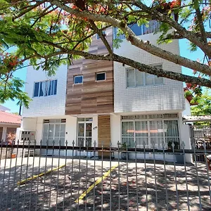 Apto 2 Quartos Com Ar A 200m Da , Florianópolis Brasil